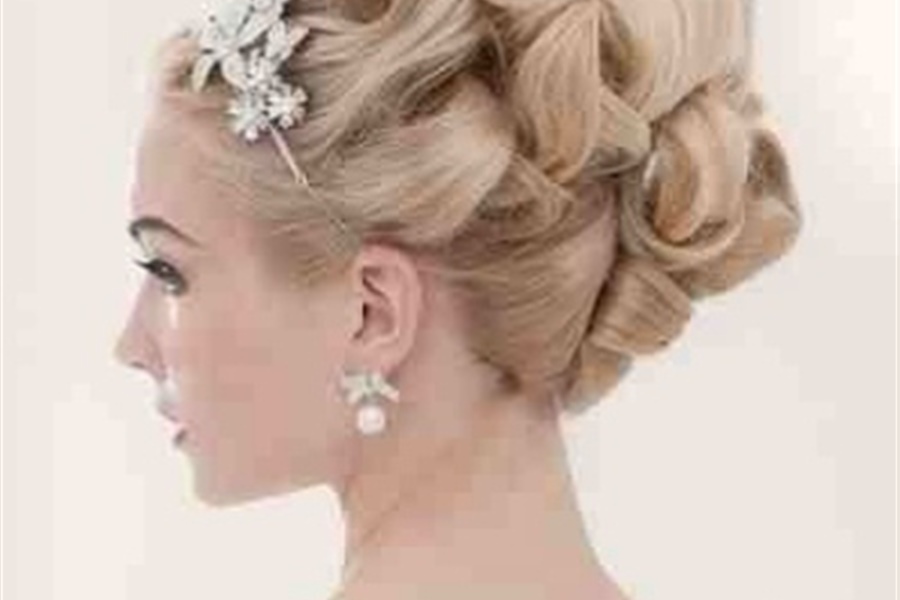 Using Hair Exentions to Help Create the Perfect Wedding Hair Style | My  Wedding Guide