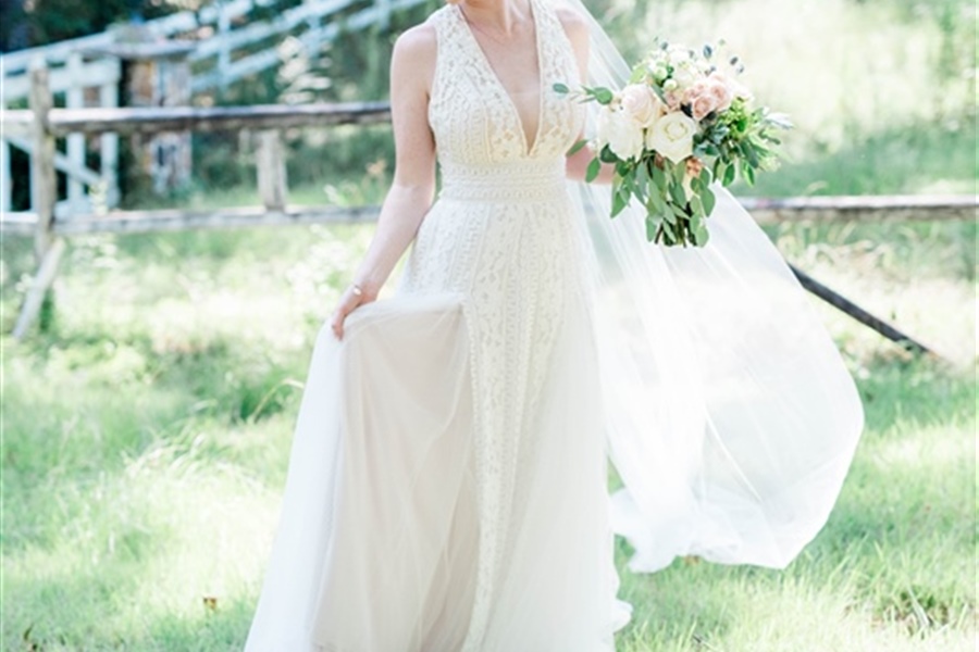 Best Wedding Dress for Hourglass Figure