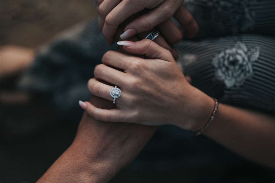 How to Plan the Perfect Engagement Photoshoot